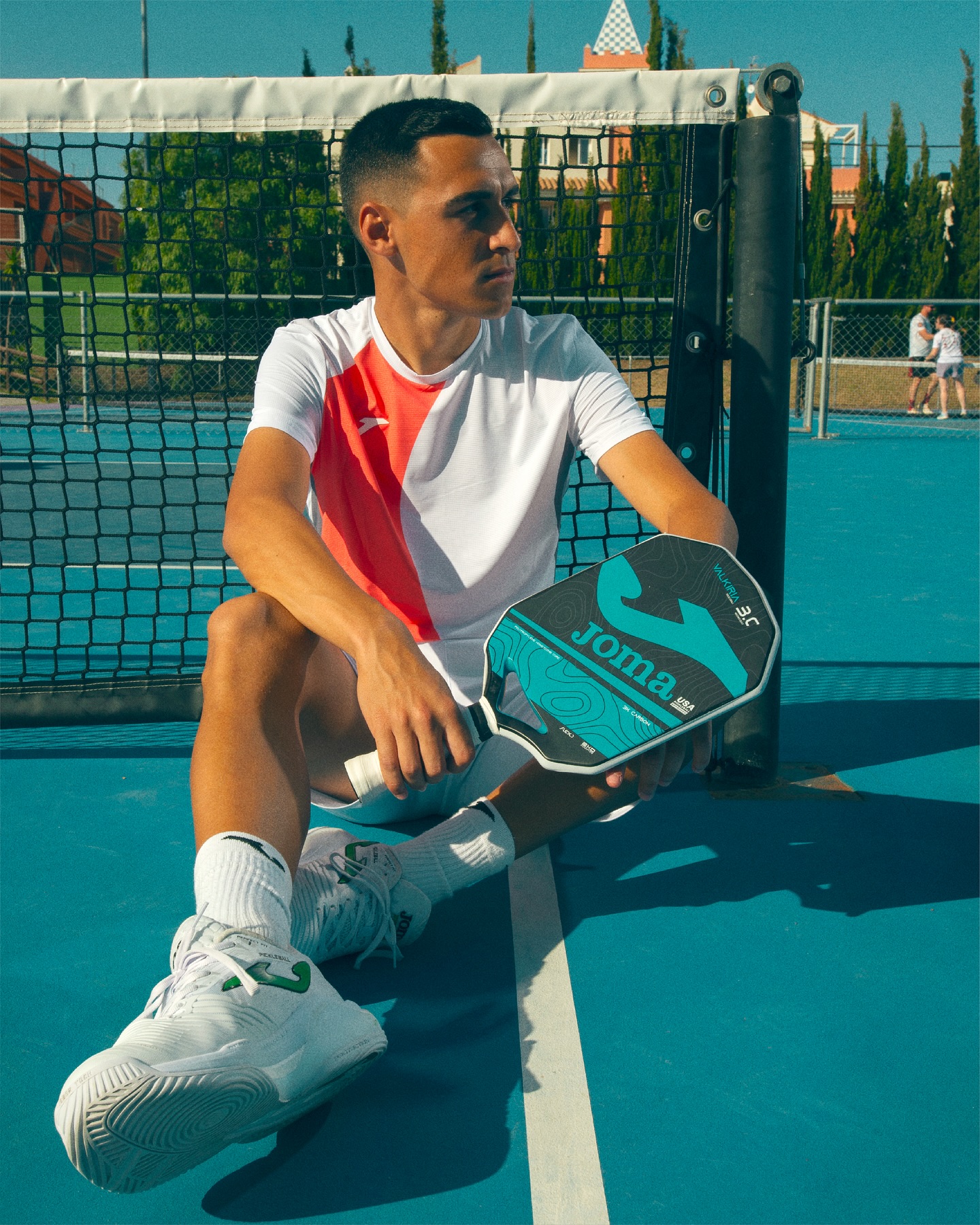 Jesús Campos, jugador profesional de pickleball con pala JOMA